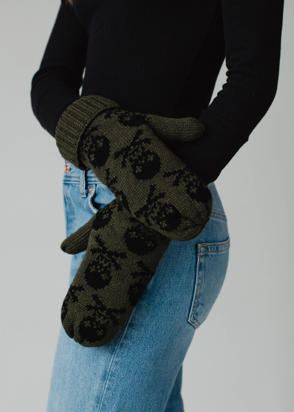 Olive Skull Patterned Mittens